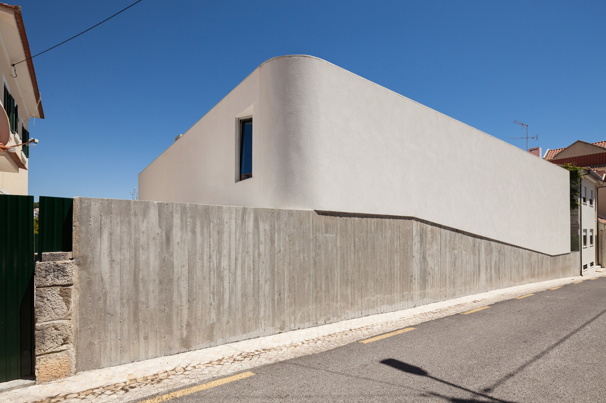 Rückzug ins Schneckenhaus: Wohngebäude in Estoril-13