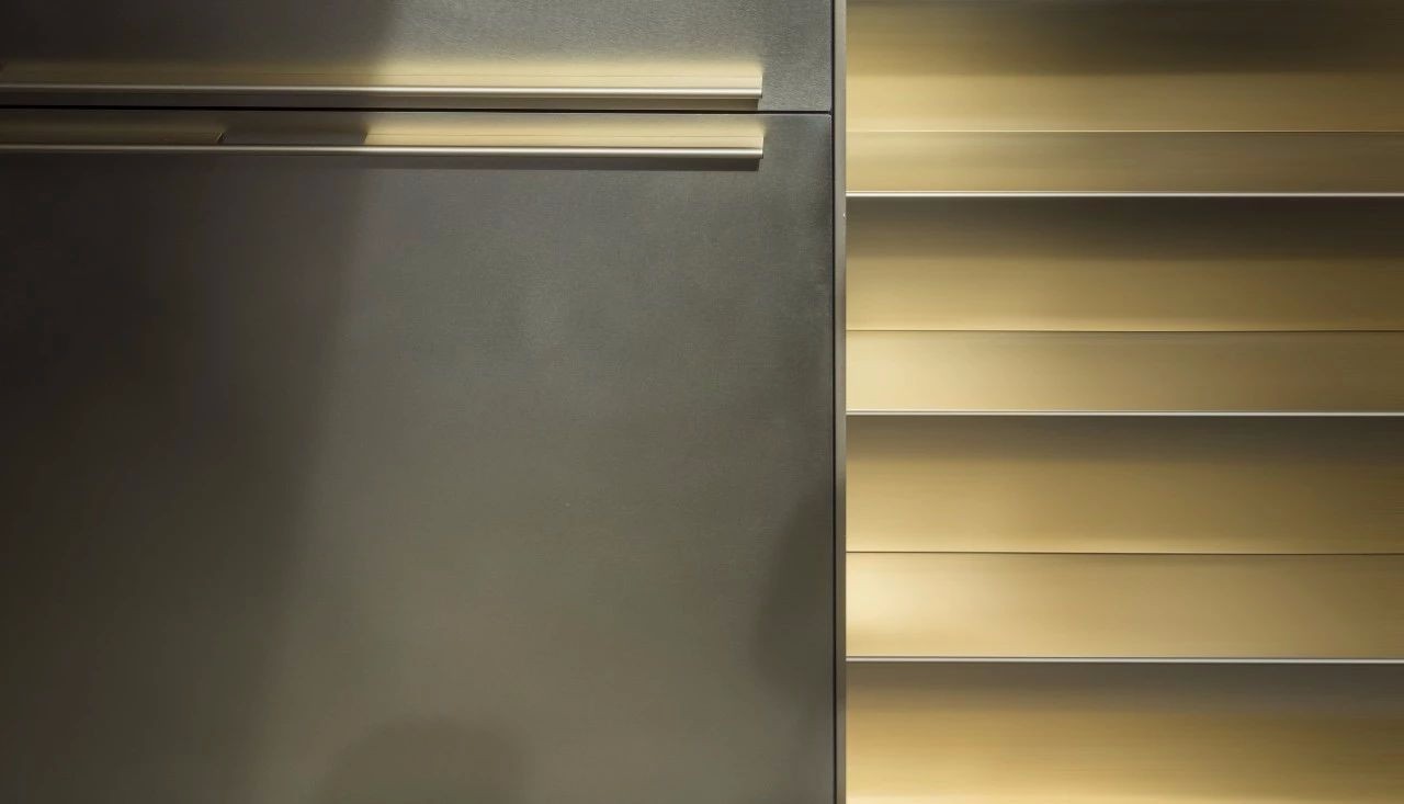 伦敦住宅的黄铜魅力-30