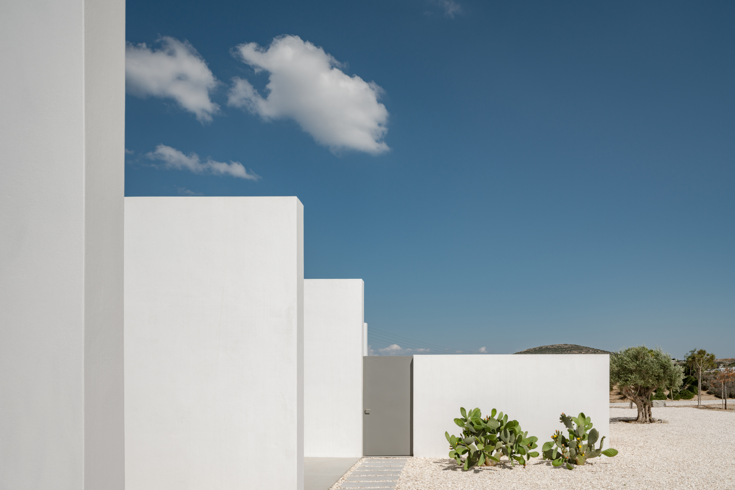 希腊 Paros 岛上的"藏匿与寻找" | 现代简约风格的双宅设计-39