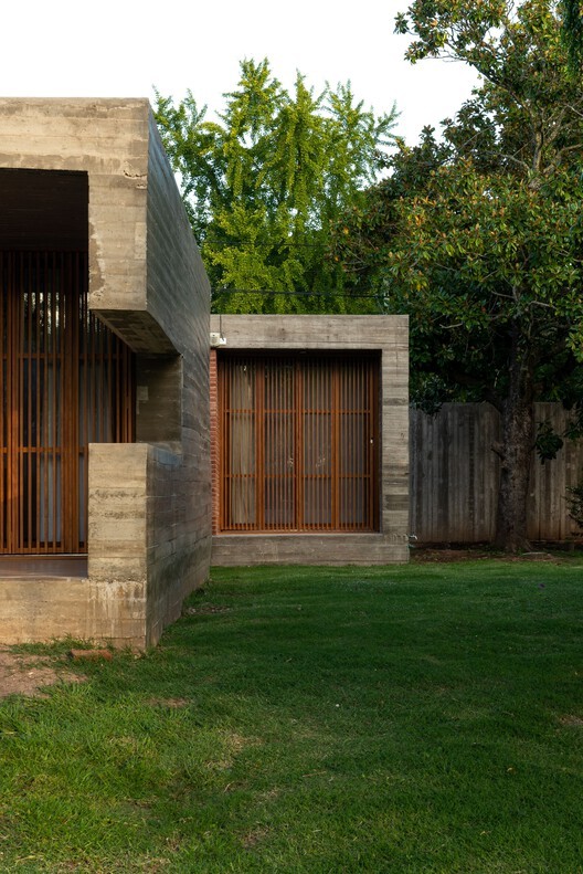 阿根廷 House VV · 融入自然的可持续住宅设计丨阿根廷拉普拉塔-23