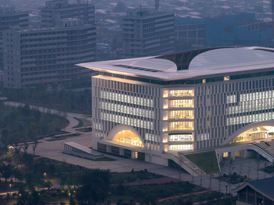 河南信息科技学院图书馆丨中国鹤壁丨同济大学建筑设计研究院(集团)有限公司 四时方院-11