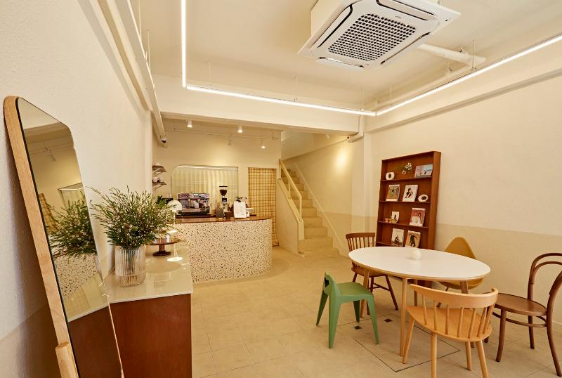 36 坪现代简约家居咖啡馆设计-3