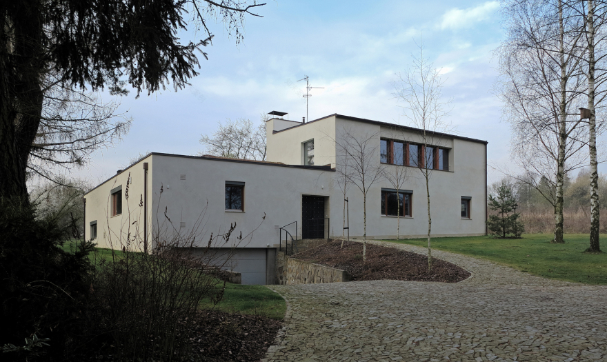 捷克 Benešov 家庭别墅,绿色环绕中的生活空间-27