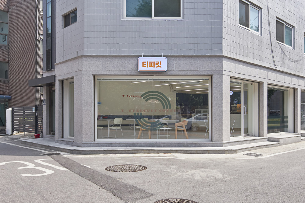 绿色室内设计，15 分满分的宁静咖啡厅-2