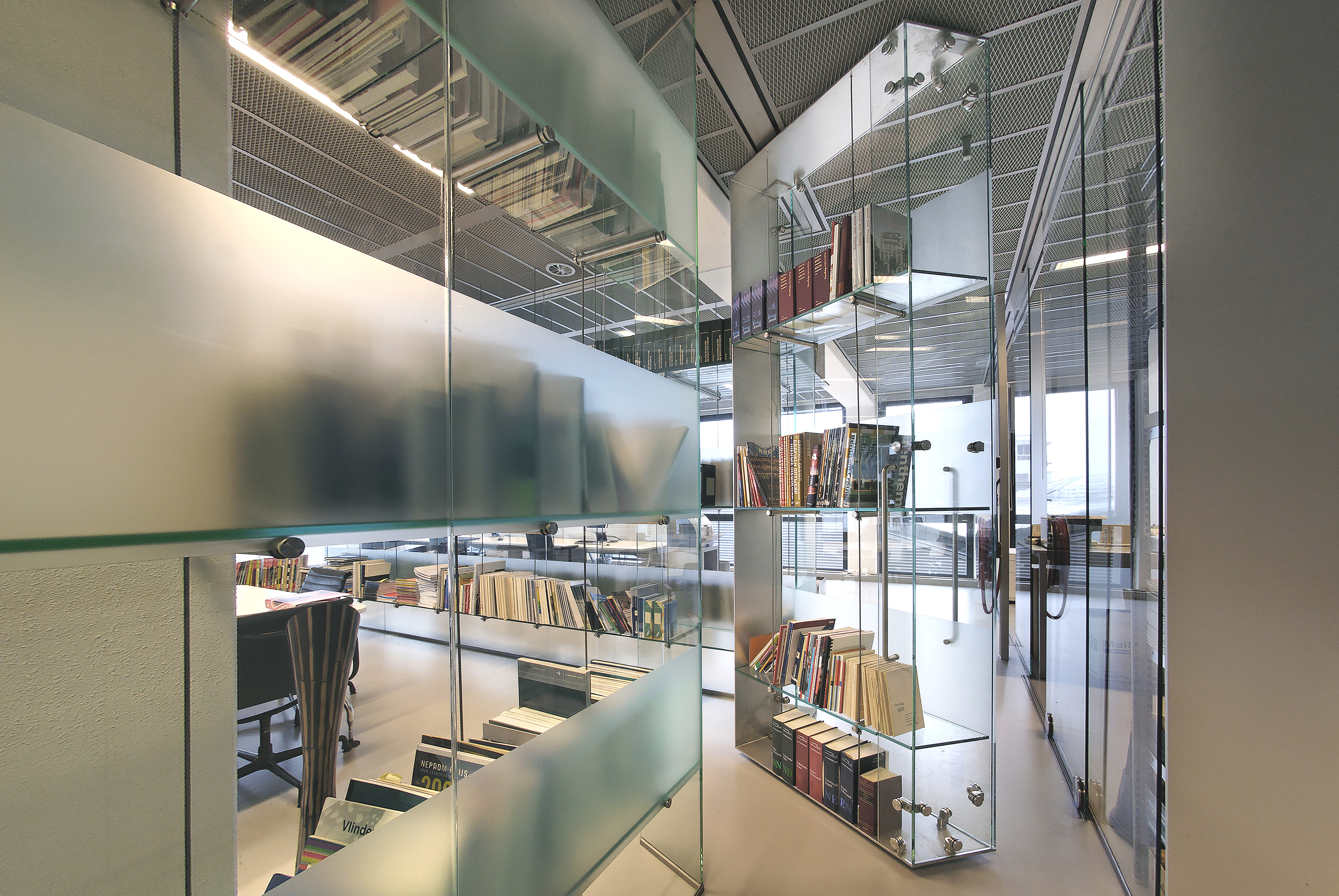 荷兰建筑师协会透明办公空间-12