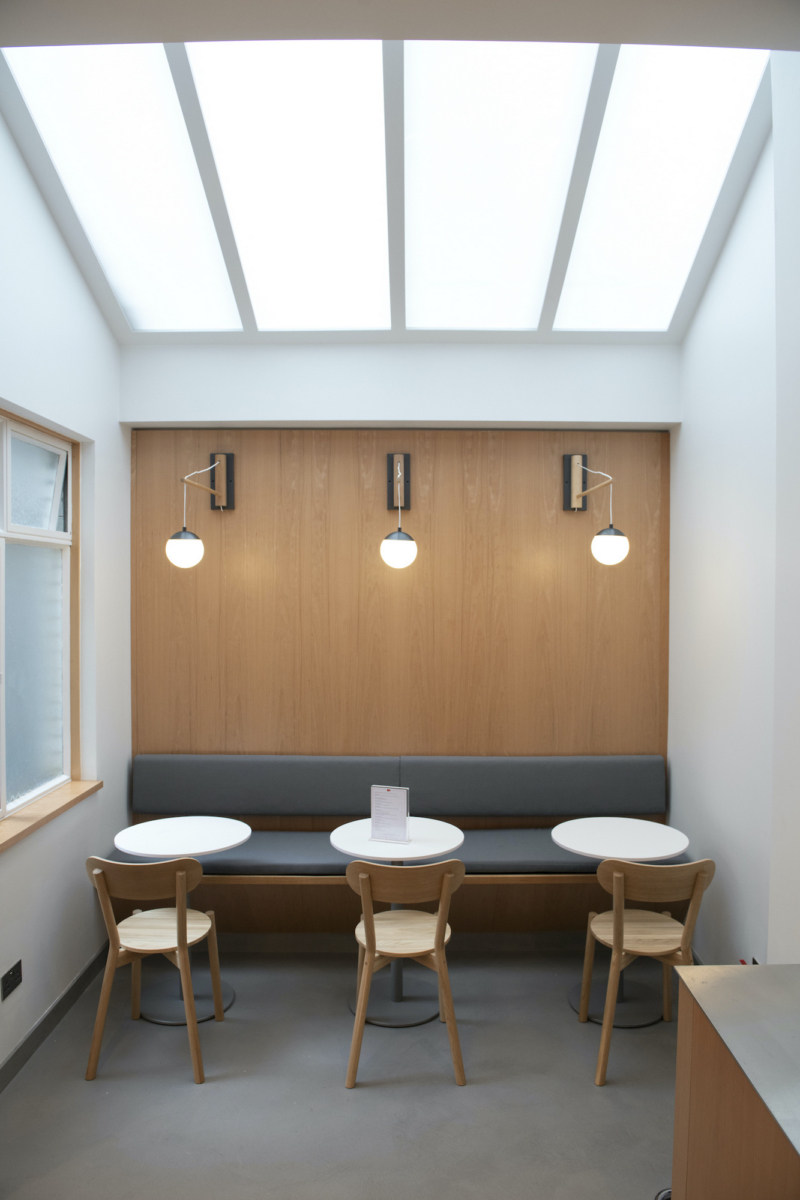 伦敦 Kiss the Hippo 咖啡馆 | 极简设计，原木温馨-11