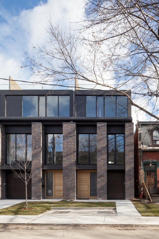 多伦多 Riverdale 联排别墅 | 现代与传统的和谐共生-2