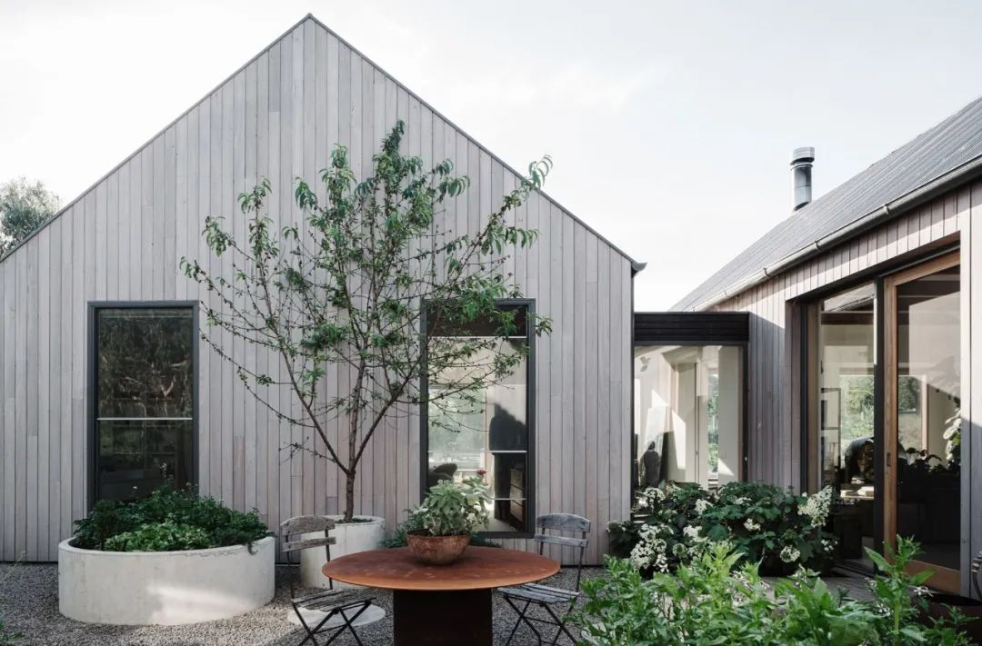 诗意宁静的谷仓式家庭住宅丨加拿大维多利亚丨Billy Innes-26