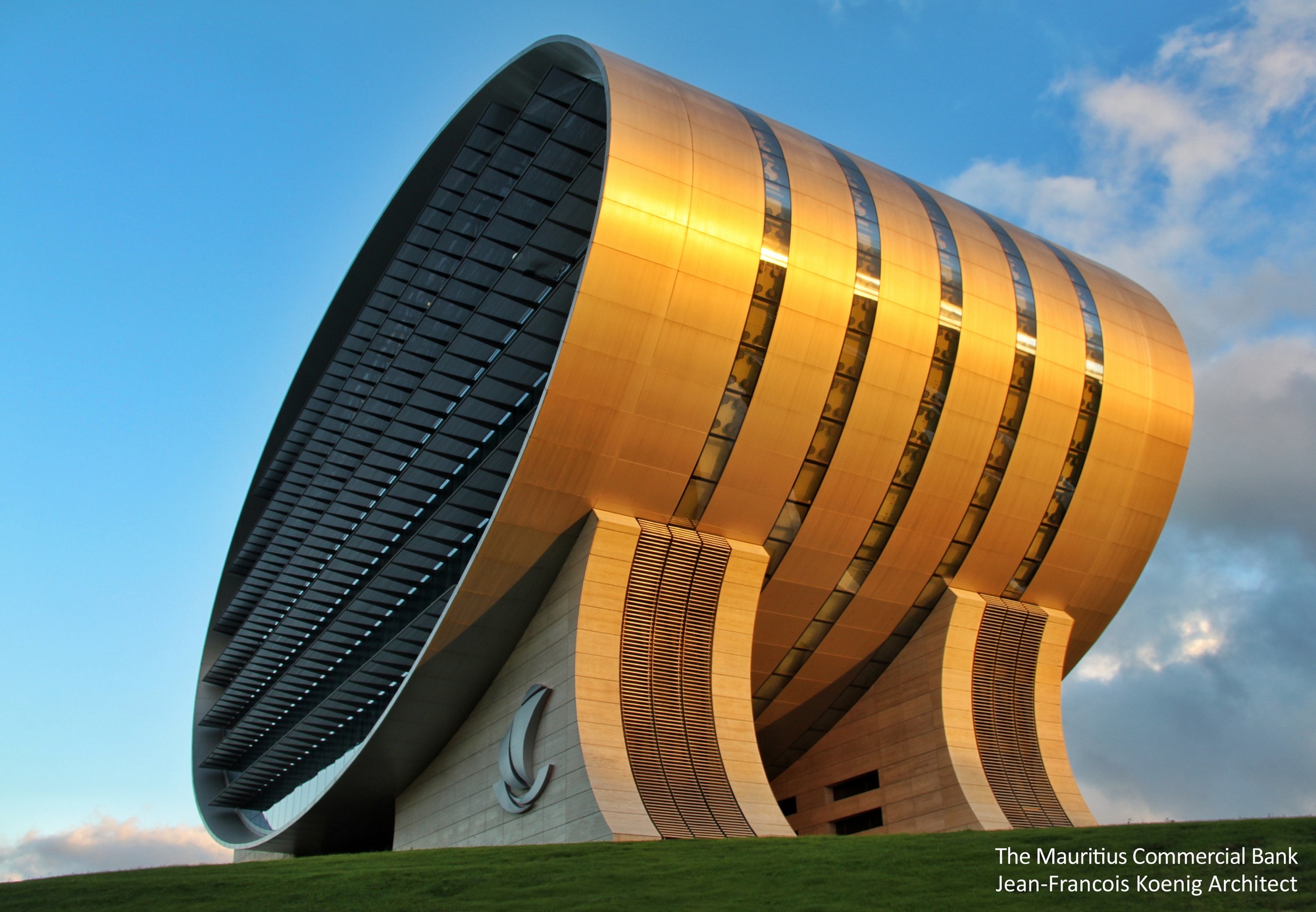 Mauritius Commercial Bank 大楼 - 绿色环保的现代办公建筑-20