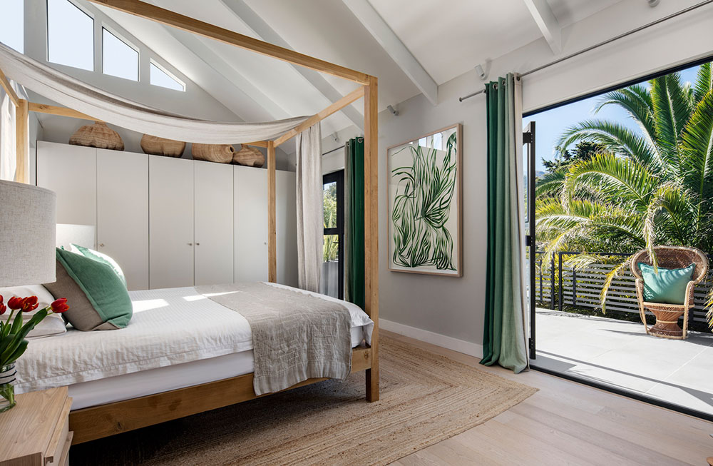 南非绿意盎然现代别墅，室内外对比打造舒适空间-7