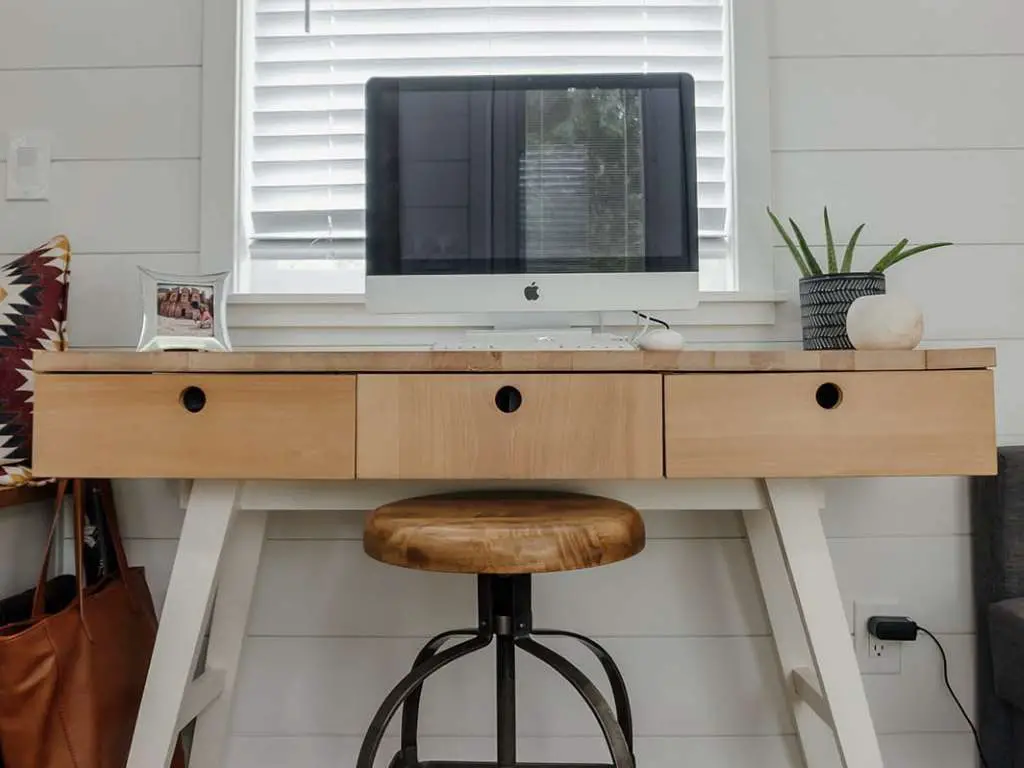 非洲志愿者打造 27m2 实用 tiny house-8