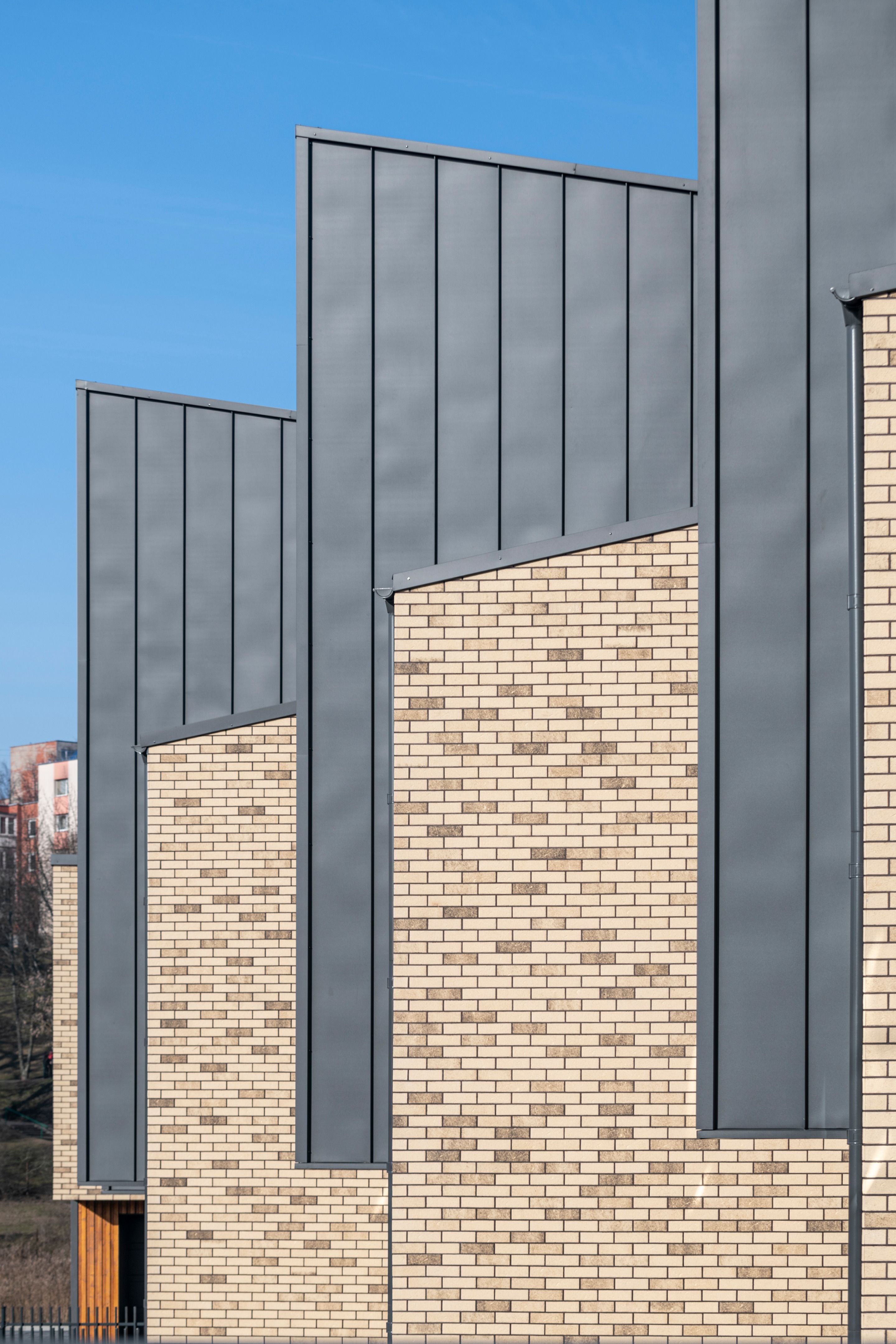 湖畔现代联排别墅,和谐融入城市与自然-6