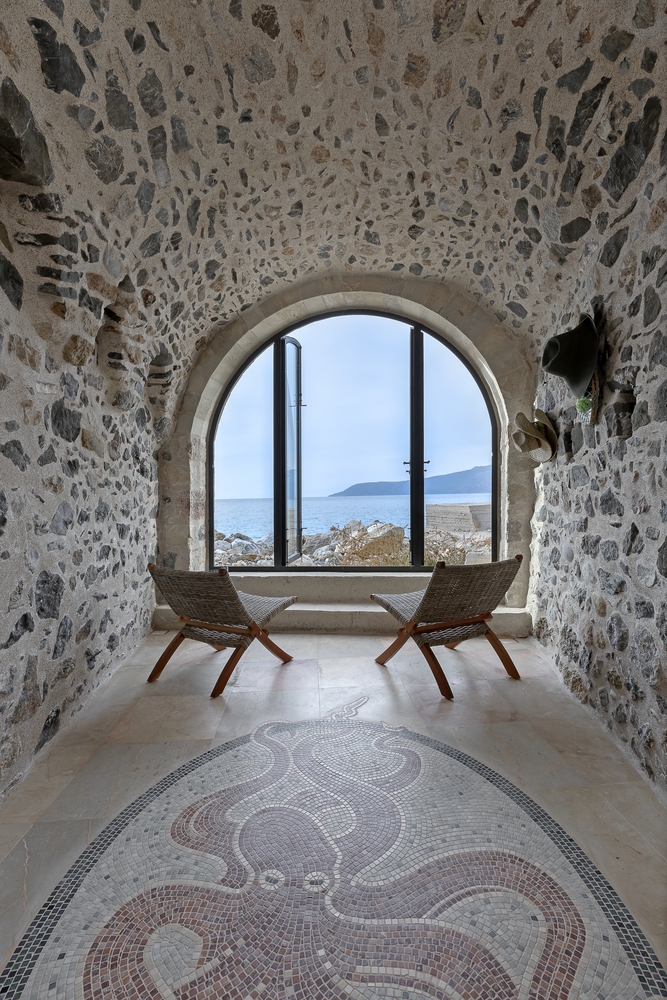 希腊 Kardamili 海滨历史建筑的现代重生丨Etsi Architects-38