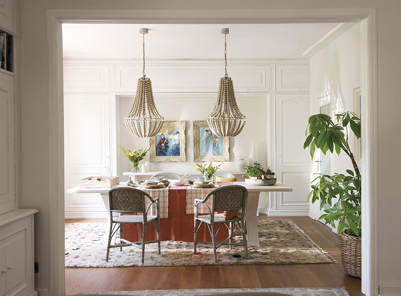 巴塞罗那阳光西班牙家居，橙色调与龙虾壁纸的巧妙运用-5