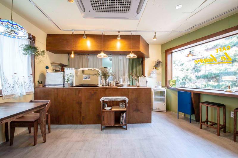 13 坪极简咖啡厅，诠释白色与木质的内敛魅力-3