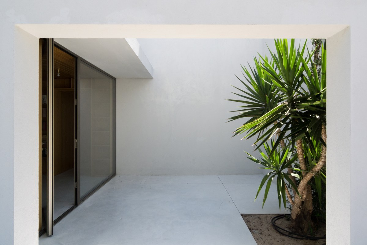 葡萄牙特罗亚绿意盎然的家庭住宅-47