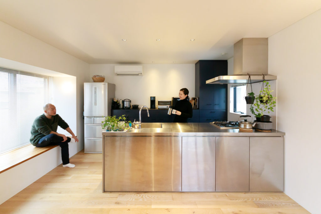 開放感とプライバシーを両立すみずみまで陽光が行き渡る光庭が導く心地よい空間 | Architecture | 100%LiFE-12