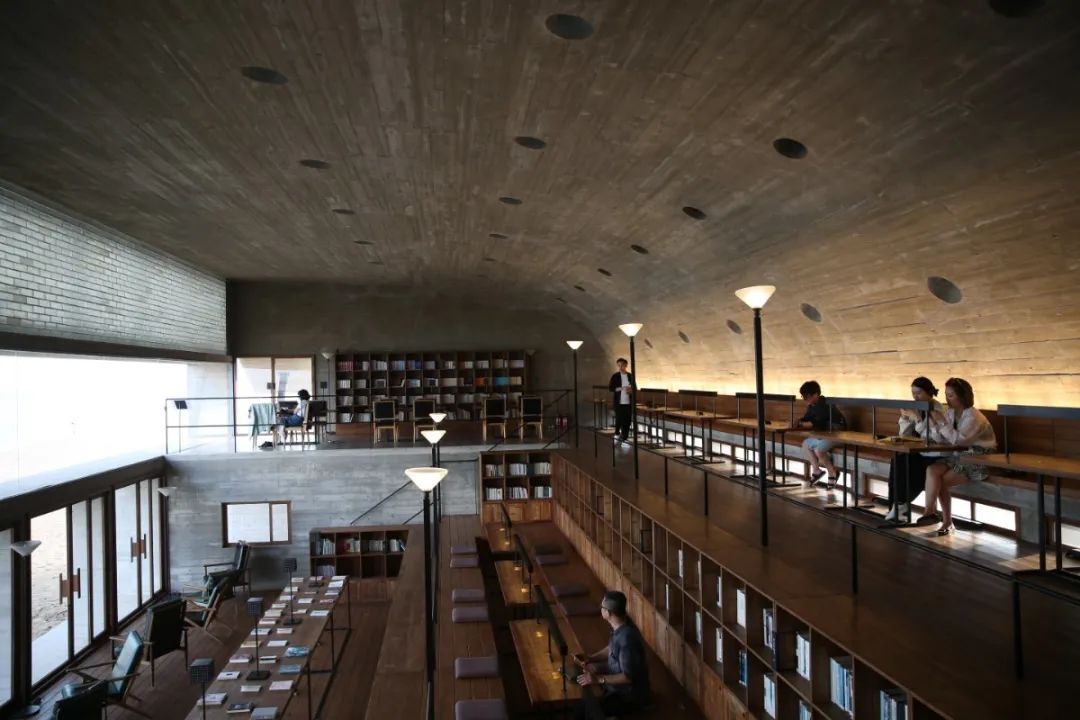 阿那亚的海、建筑与艺术 | 探索海边孤独的图书馆与礼堂-51