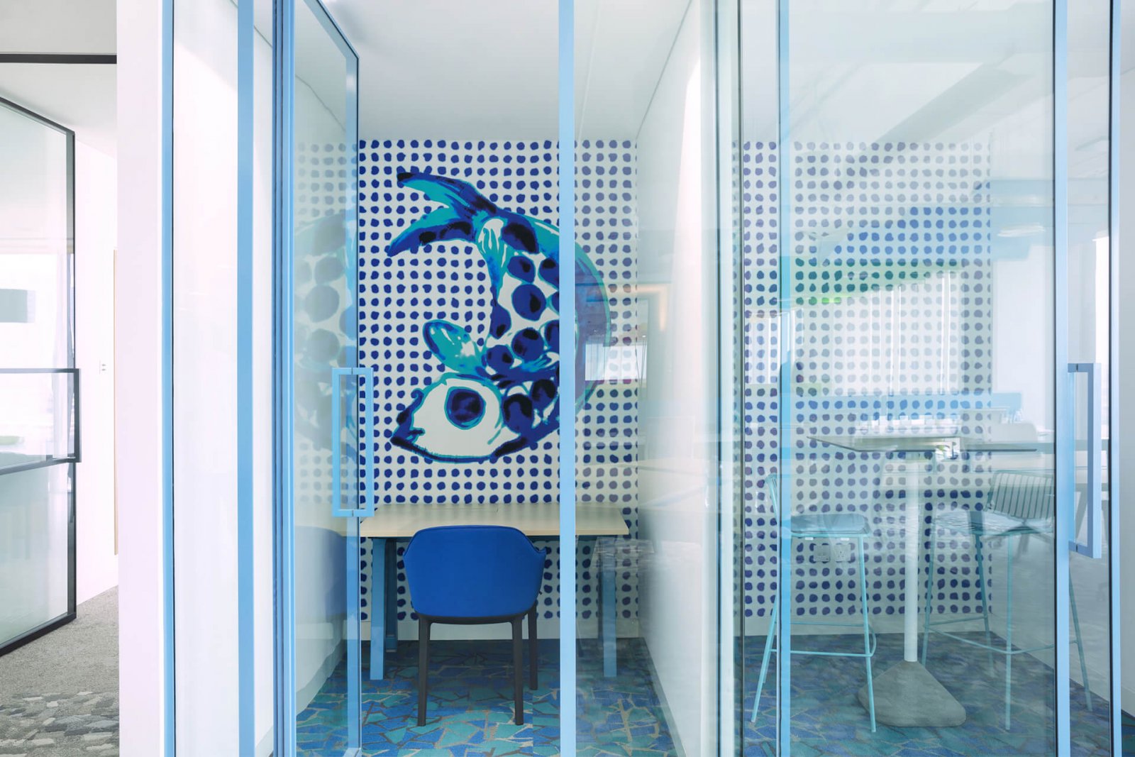 迪拜现代活力办公空间-2