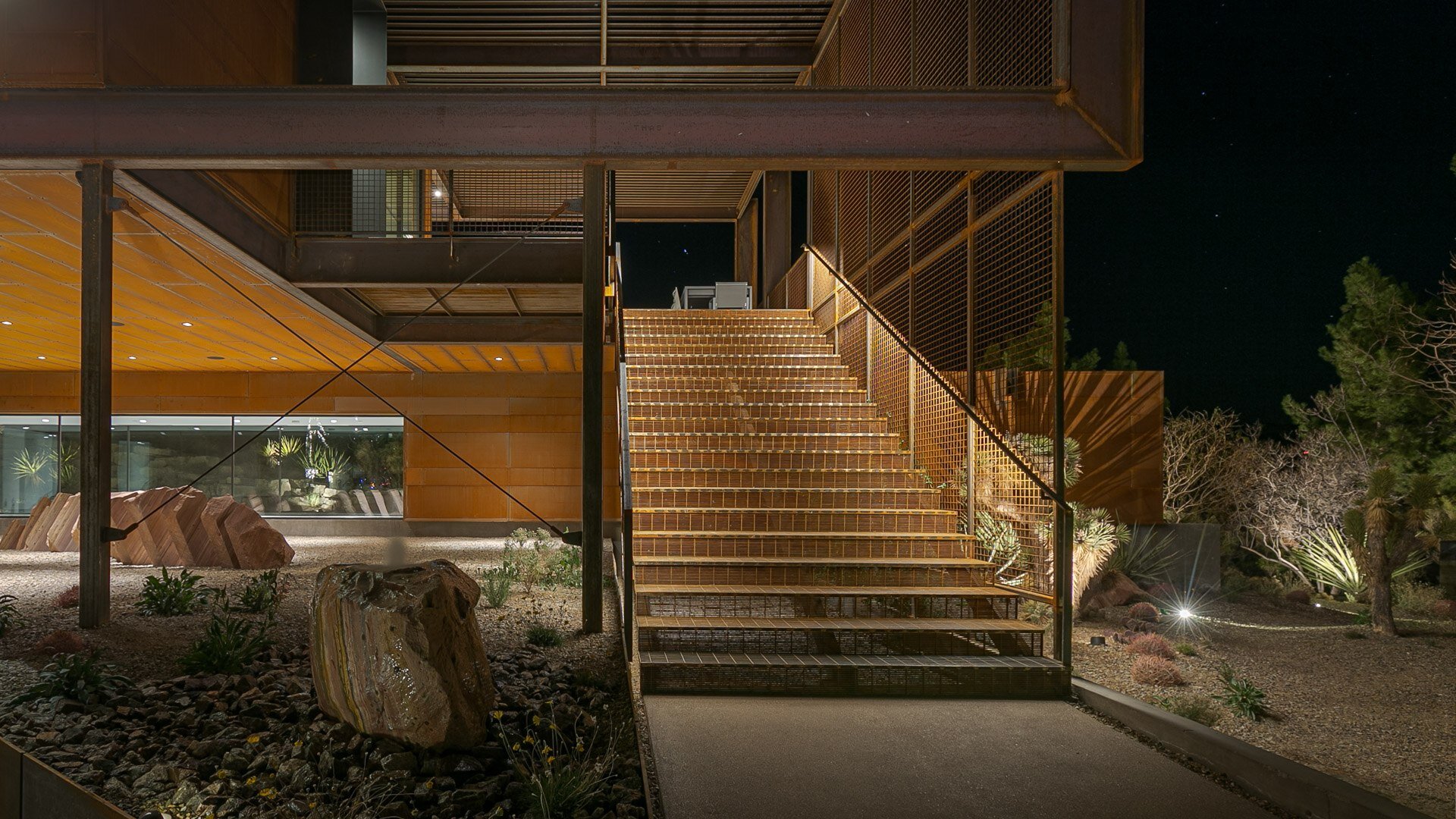 minimum/MAXIMUM | PUNCH-36