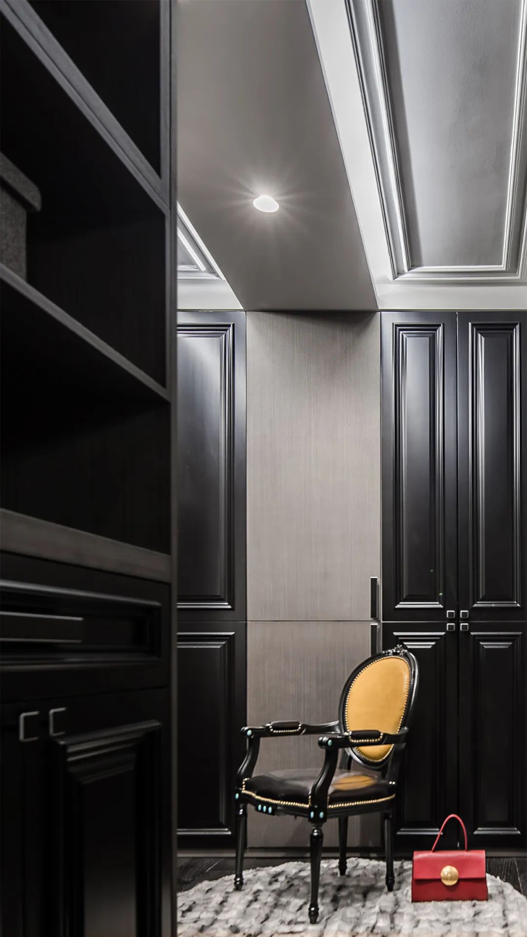 Ju Modern可译为菊现代;Yiman可译为伊曼丨赵婉廷-24