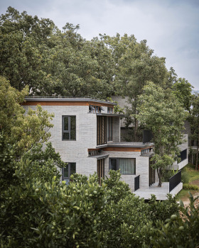 褚橙庄园生活中心丨中国玉溪丨素造建筑