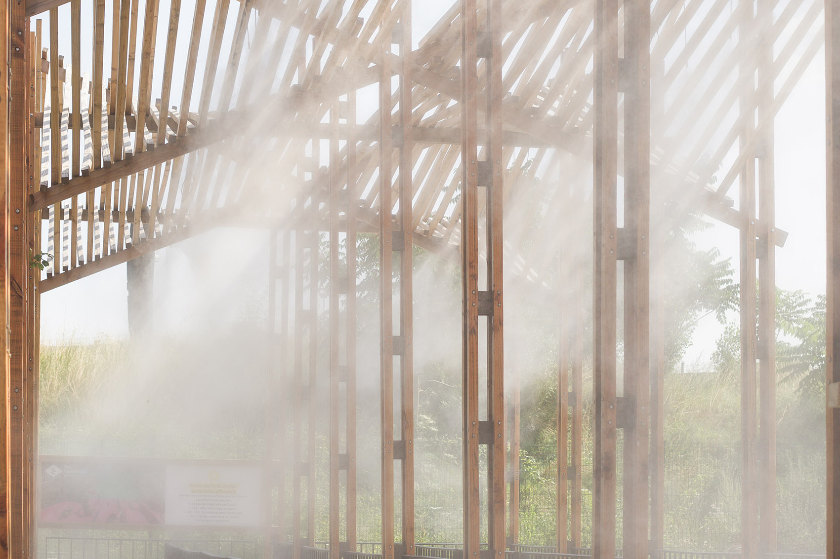 Murs à pêches 游泳池前院景观装置丨法国巴黎丨Collective Parenthèse 事务所-24