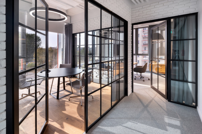 波兰华沙 Ogilvy 办公室,工业风与创意的完美结合-17