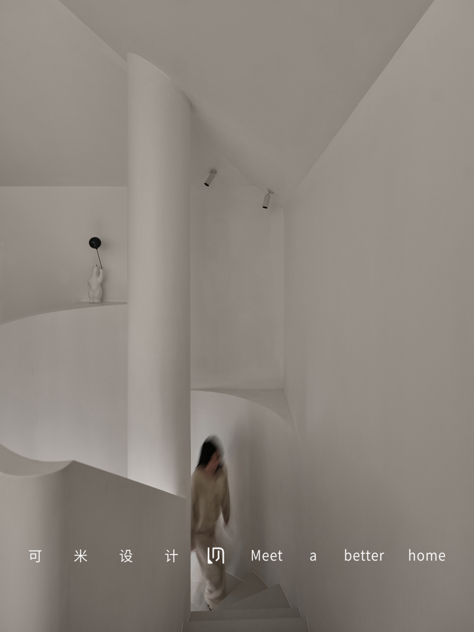 挑空客厅+静谧蓝,营造随性的现代摩登二人居-40