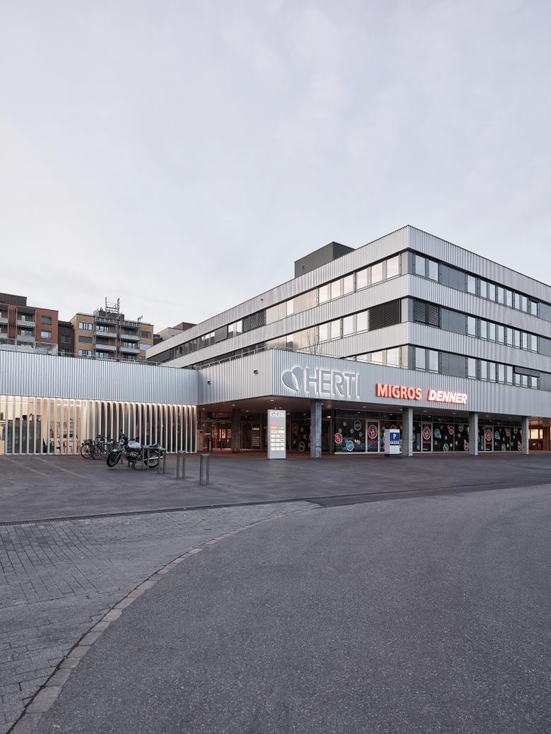 Albi Nussbaumer Architekten BSA/ETH/SIA丨Erneuerung Einkaufszentrum und Bürogebäude Herti丨瑞士-0