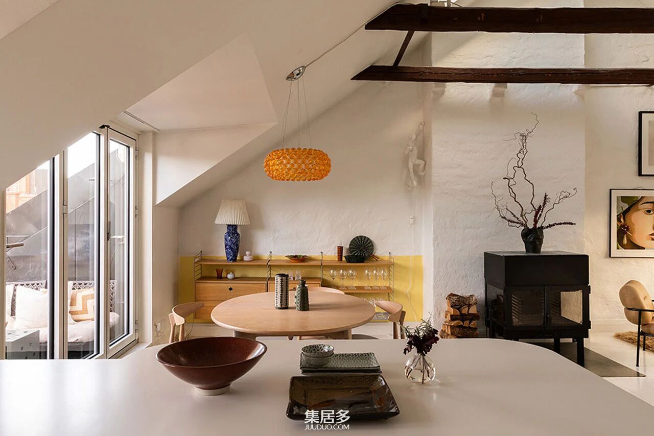 卡尔松的空中乐园:斯德哥尔摩一座洒满光的阁楼公寓丨瑞典斯德哥尔摩-13