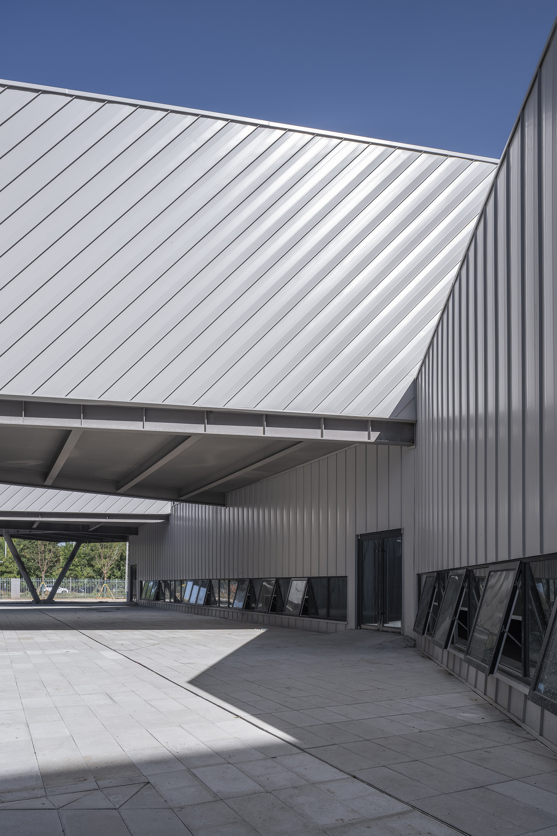 Yue & Yue: Art Museum +  Equestrian Hall / CU Office-23