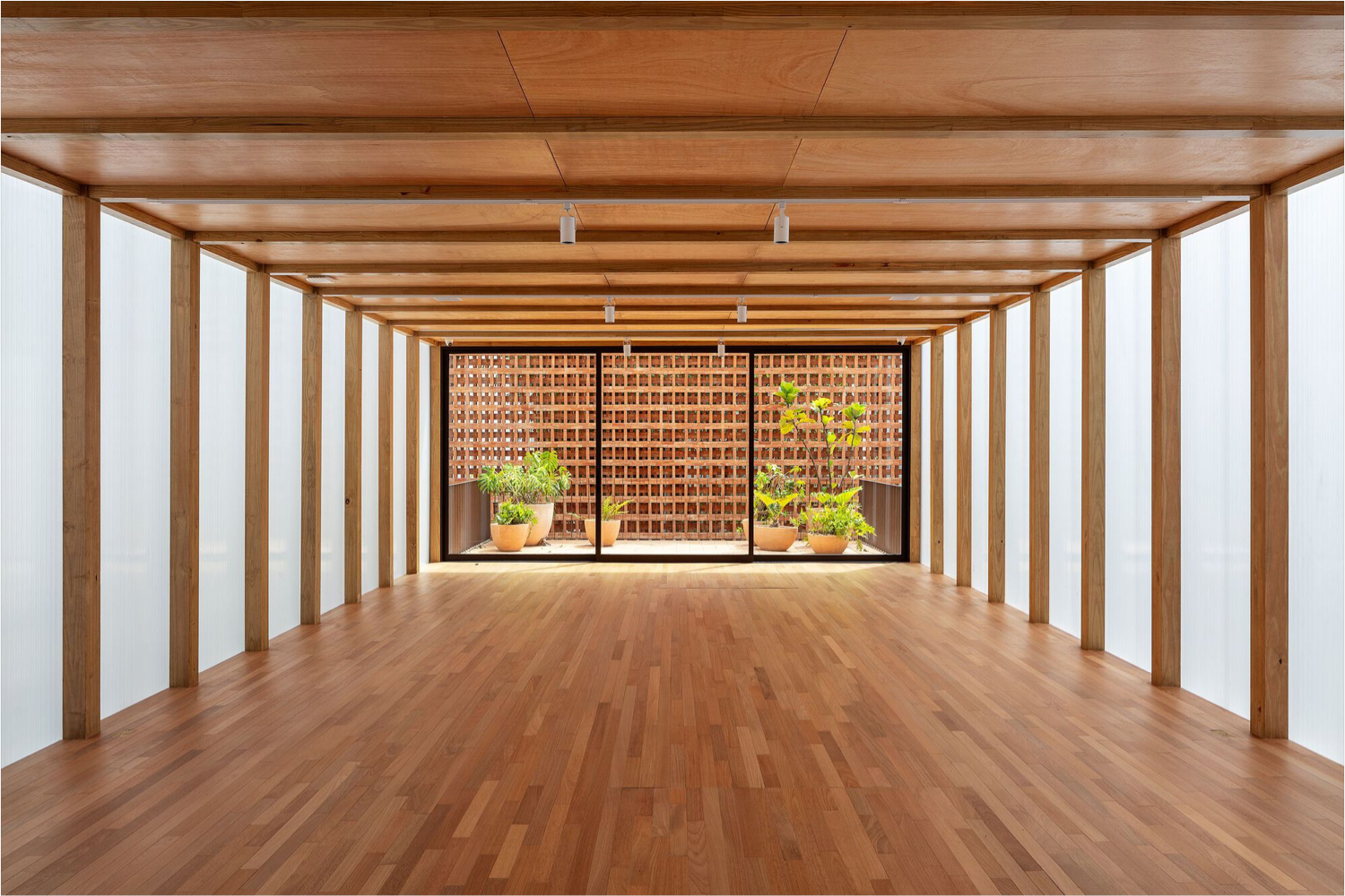 Cia. Marítima store by Marcelo Rosenbaum-12