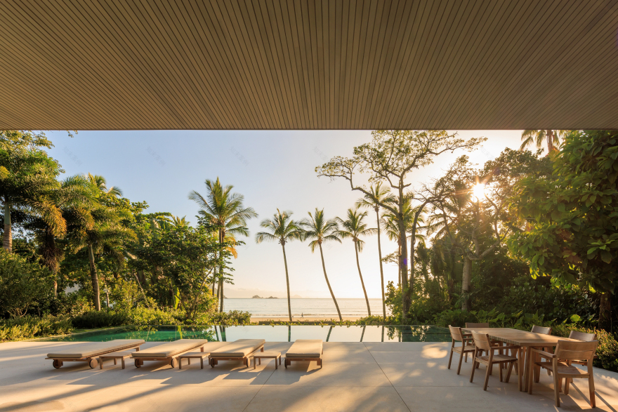 若JO是名字的缩写或者特定名称等保持原样:JO住所
若JO没有特殊意义,可意译为:住宅JO (不过这种说法一般是基于JO有特定指代前提,不然与住宅语义搭配会稍显突兀,最推荐情况一是JO有特定含义时的翻译) 丨巴西圣保罗-51