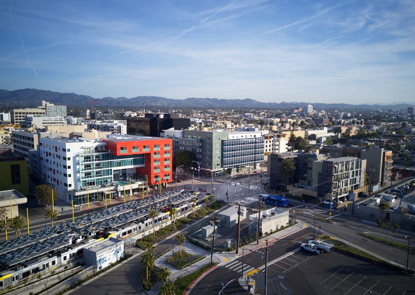 海滨城市酒店设计 | 圣塔莫尼卡市中心的两家酒店-29