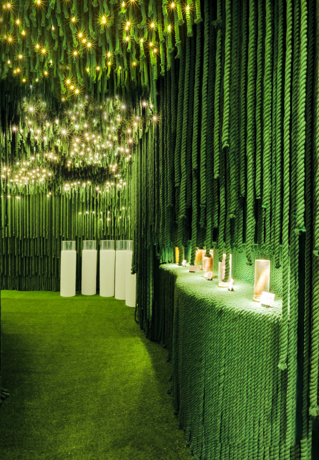 云南白药益小小展示空间-28