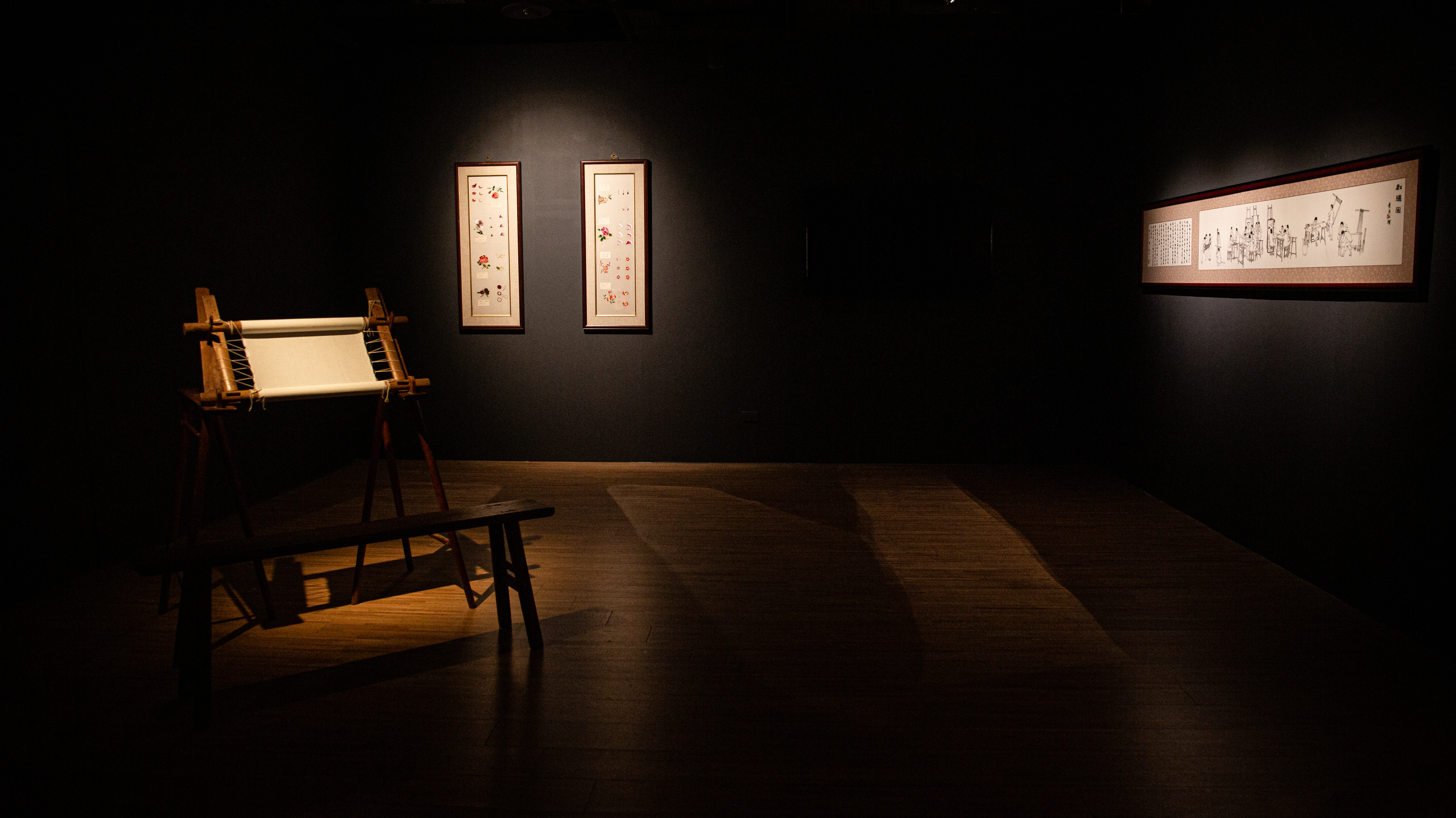 《刺繡秀秀:織品上的圖像紀事》展場及主視覺製作設計丨山峸-5