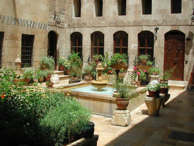 叙利亚传统庭院住宅 | 融合历史与自然的宁静空间-10