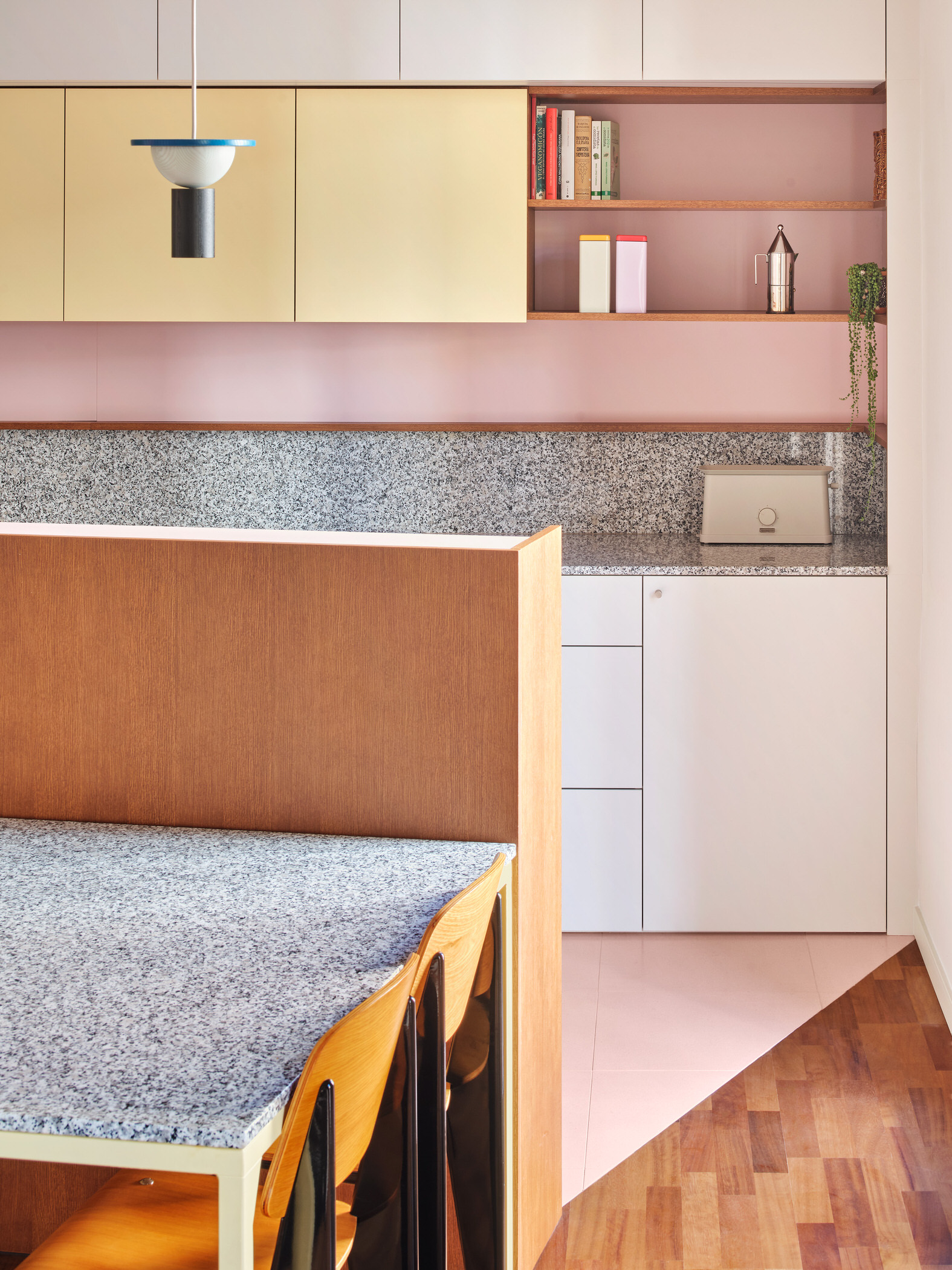 多彩“蛋糕公寓”丨西班牙巴塞罗那丨西班牙 AMOO 设计事务所-6