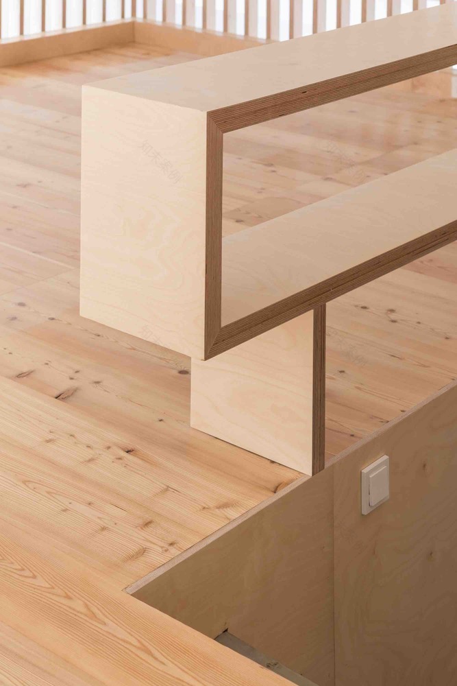 葡萄牙特拉法里亚度假屋 | 木质分隔打造舒适私密空间-63