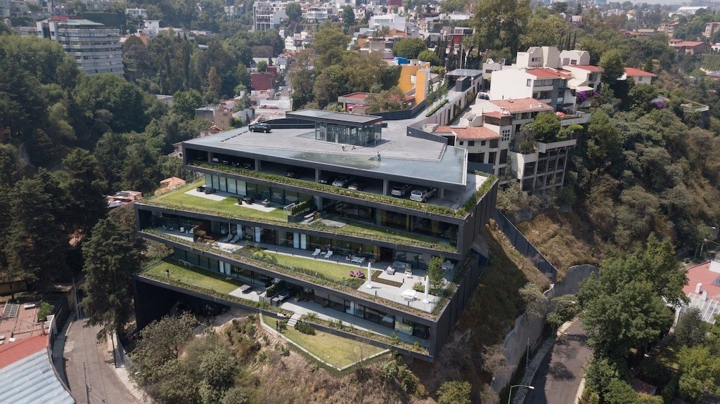 墨西哥城折叠空间豪宅，融入自然的线性设计-5