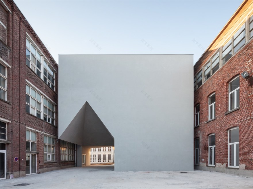 比利时图尔奈建筑学院丨Aires Mateus-4