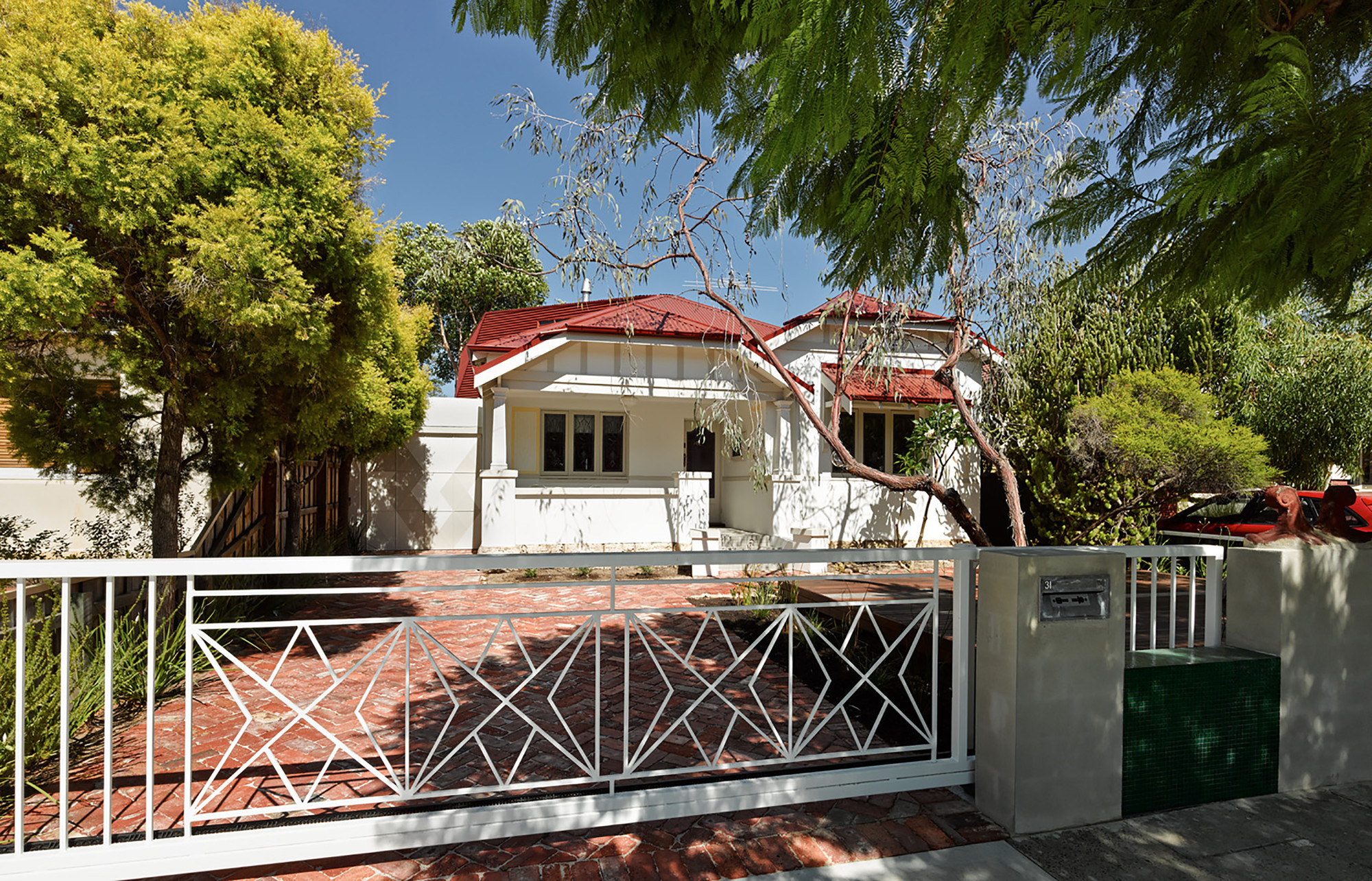 Casa 31_4 Room House  Caroline Di Costa Architect + Iredale Pedersen Hook Architects-1