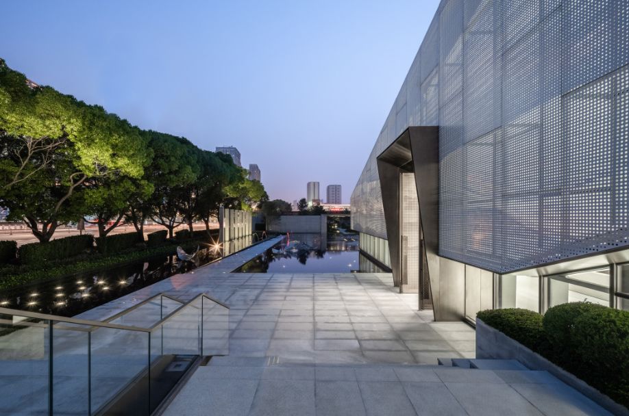 以现代山河之形雕琢极简 | 苏州融创金融街-49