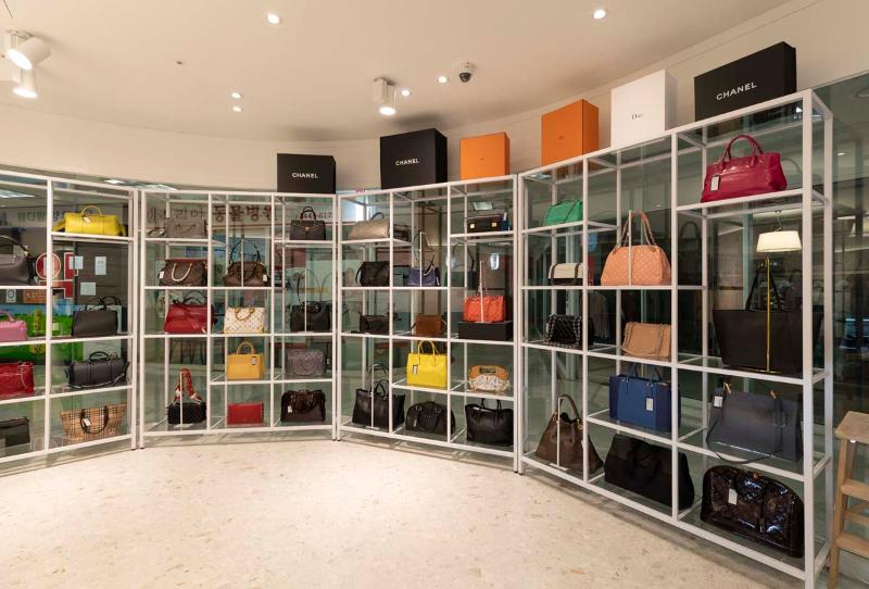 简约高雅的奢侈品门店设计-7