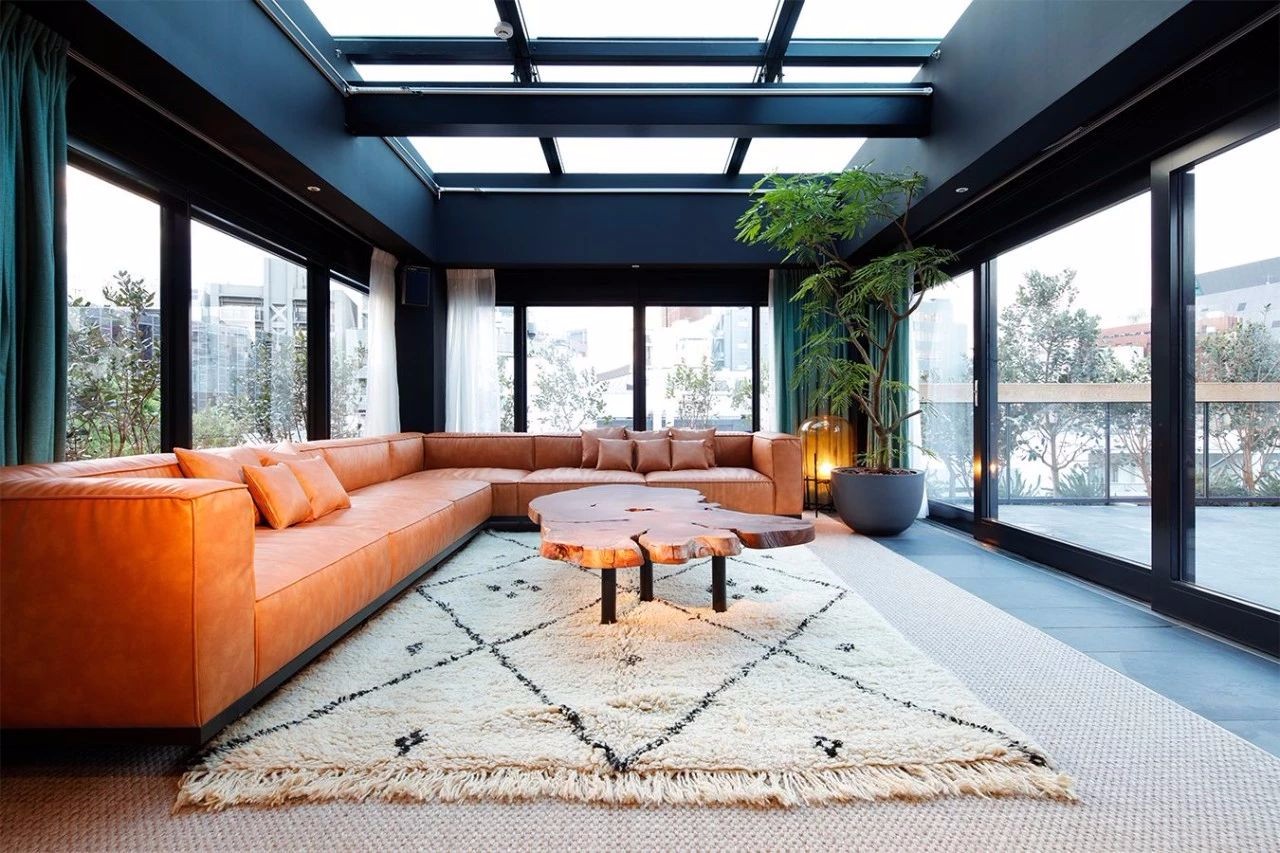 这个LOFT酒店装潢简单 / 住一晚却要6000块-28