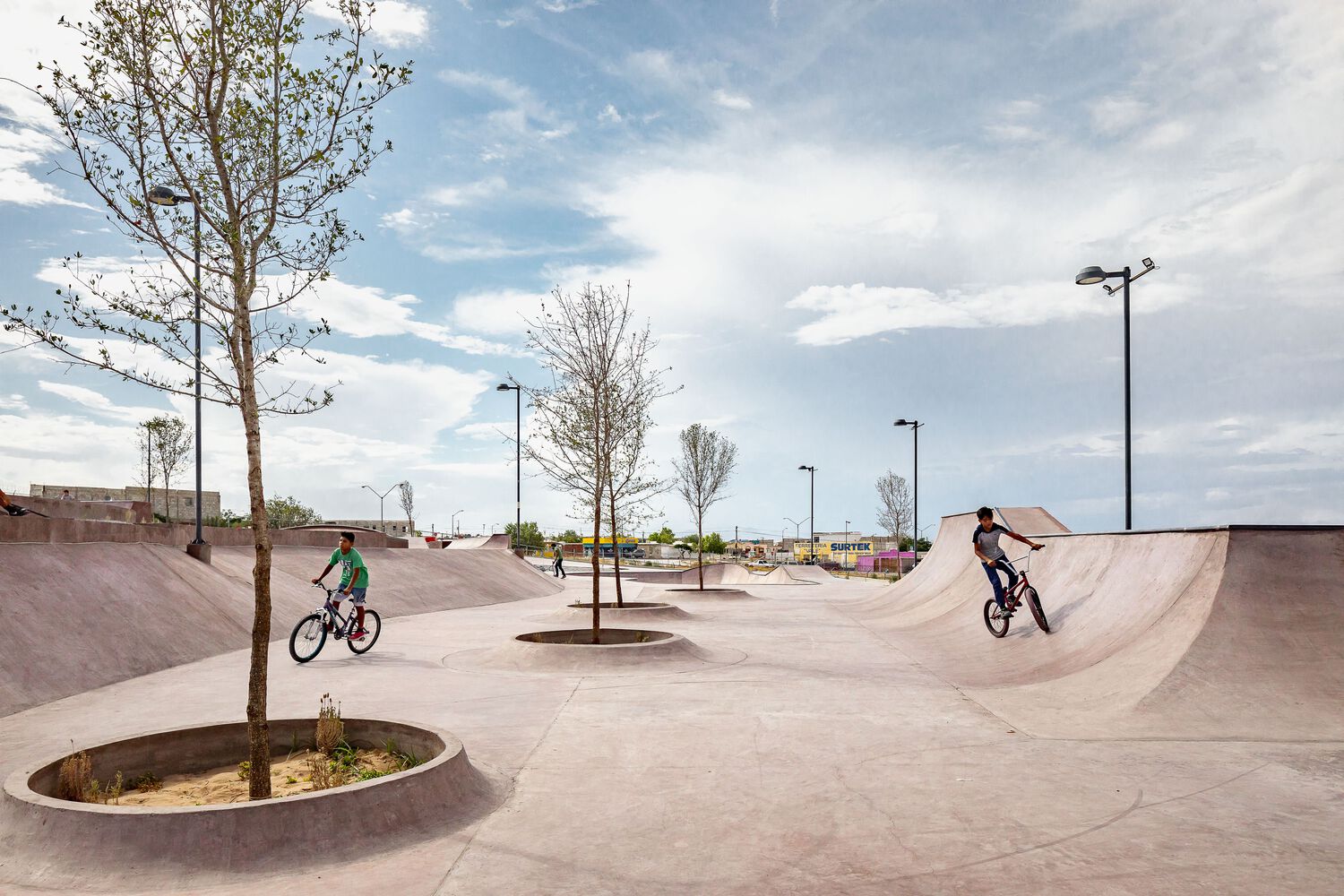 墨西哥 La Duna 滑板公园和公共中心-9