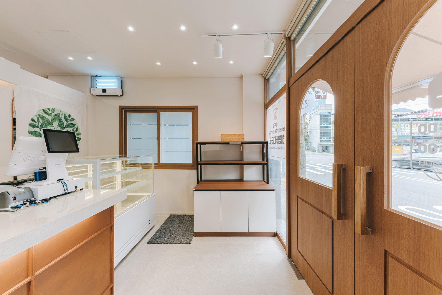 白色与木质，9 平米小空间的精致设计-6