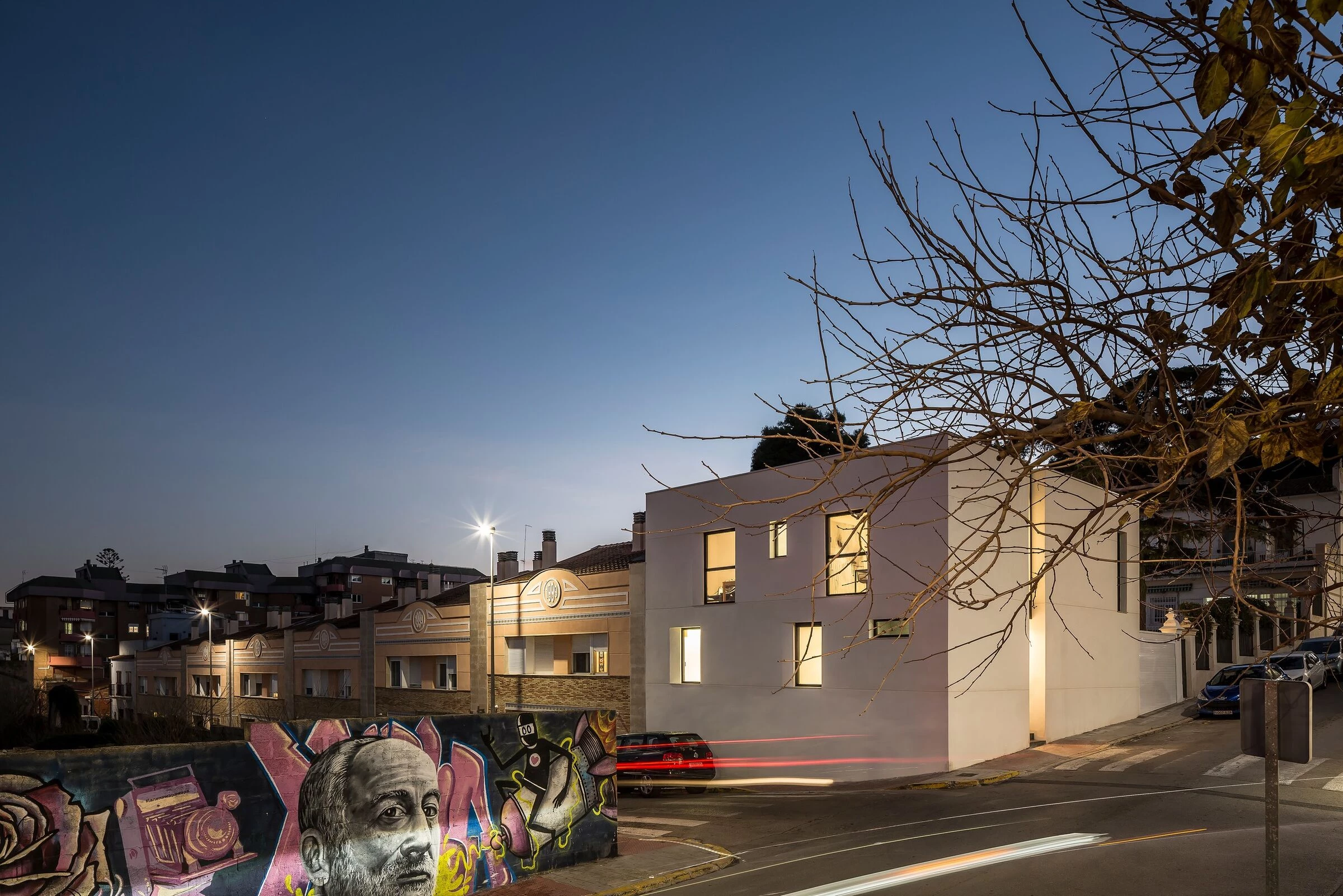 西班牙 Godella 简约现代别墅设计-19