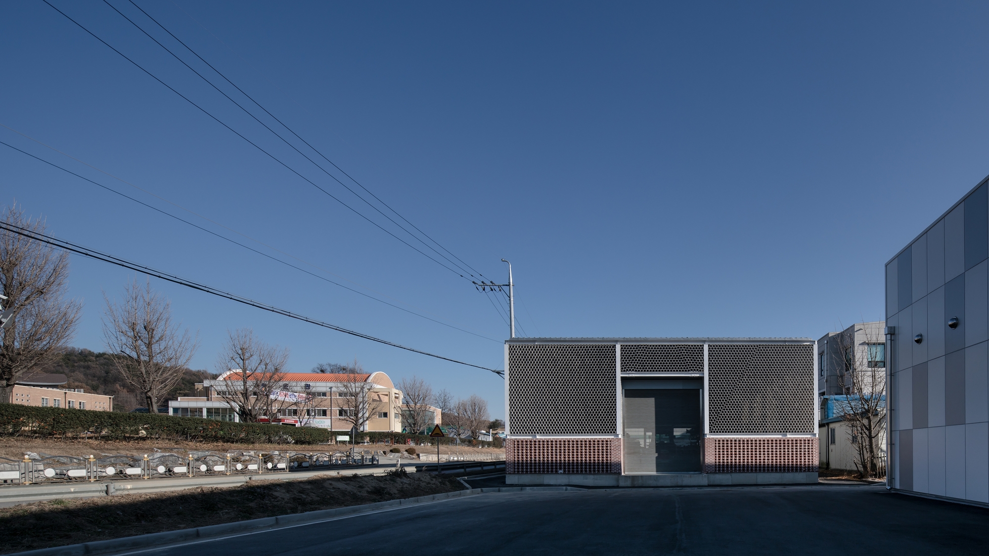 ASAN Warehouse  / Studio Atelier Maroo-33